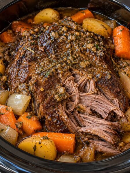Slow Cooker Tender Garlic Herb Roast Beef